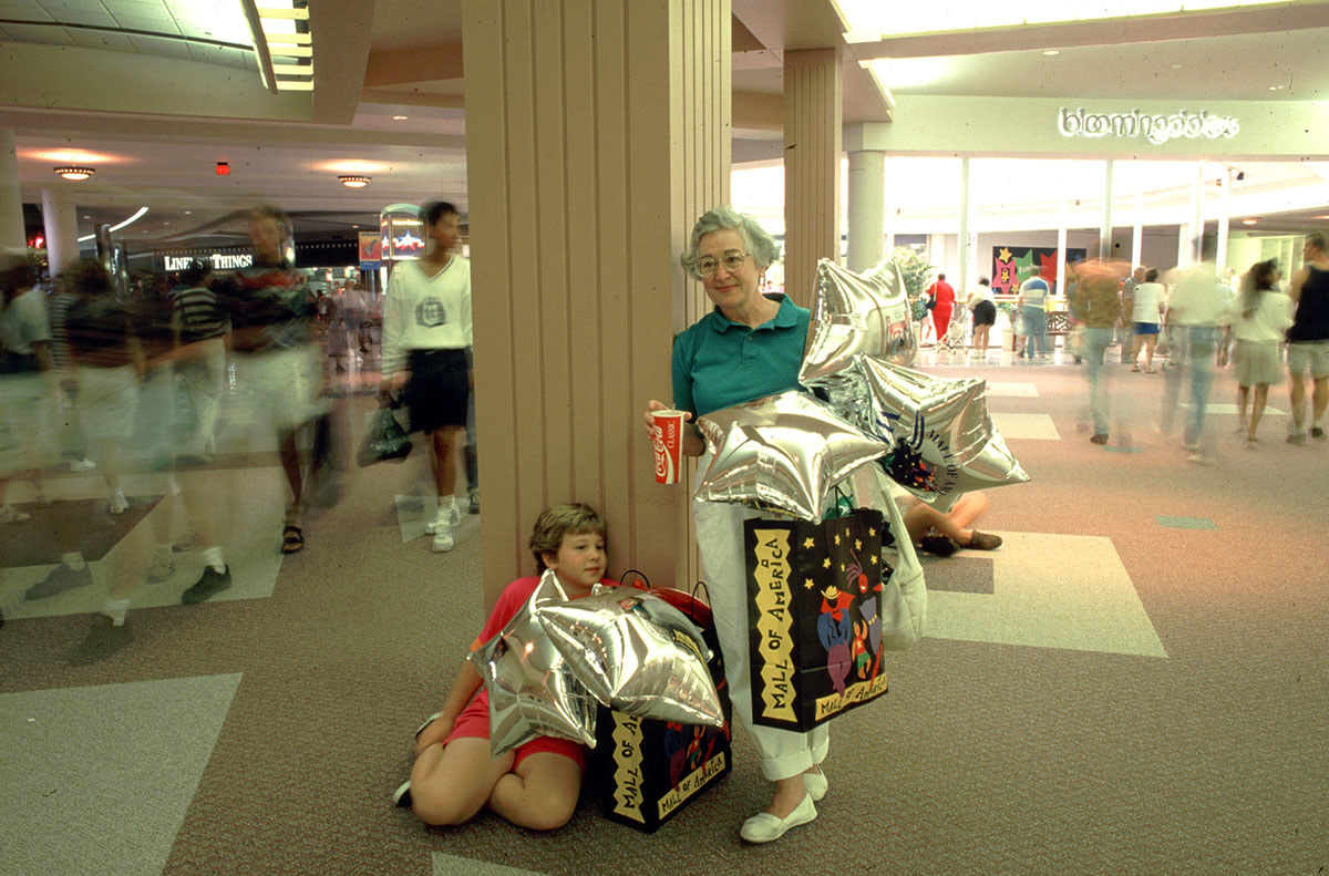 Tampa's 'dead' University Mall attracts fans nostalgic for the '90s