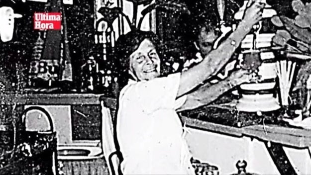 Dos mujeres desaparecieron en Mallorca con 11 años de diferencia y un solo vínculo en común: Antonio S. O, de profesión manitas, que poseía una tienda de souvenirs en Cala Major justo al lado del bar de la primera desaparecida y que compró un apartamento por 150.000 euros a la segunda desaparecida.La primera desaparecida, Ángeles Arroyo, regentaba un bar y desapareció sin dejar rastro. Los vecinos y conocidos alertaron de una trifulca que había tenido con el principal sospechoso. La Policía le tomó declaración, pero este reconoció haber tenido una discusión sin importancia con Arroyo y, a falta de pruebas, la policía le dejó en libertad.Once años más tarde, en 2007, el mismo sospechoso se vio envuelto en la misteriosa desaparición de Margalida Bestard, quien llevaba unos cuántos meses detrás de Antonio S.O, para pedirle que pagase el impuesto de basuras del Ayuntamiento y cambiase su titularidad. Unos días más tarde, Bestard desapareció.A pesar de sus sospechas, la Policía nunca ha podido llegar a demostrar la culpabilidad de Antonio. La Guardia Civil pensó que Margalida Bestard estaba emparedada en el garaje de Antonio, pero jamás la encontraron. Las mujeres continúan desaparecidas. La familia de Bestard ha declarado que 'estamos ante el maestro del asesinato'.