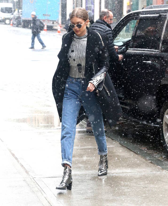 Level of rain: ☔ ☔ ☔ ☔ ☔ ☔Reaction to the rain: Gigi doesn't seem too bothered!