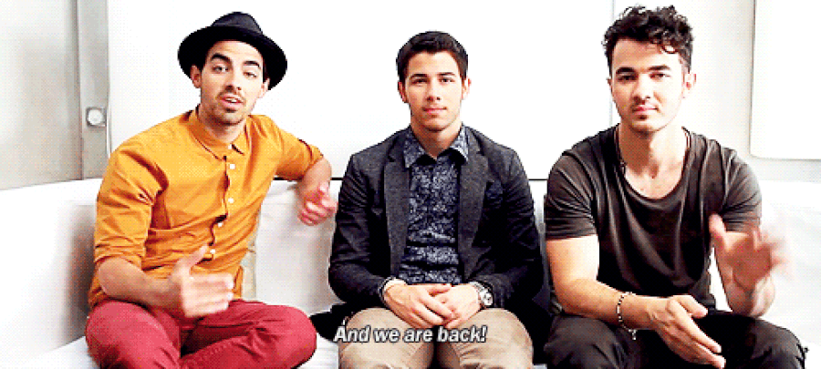 They're brothers, heartthrobs, AND musicians.