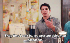 "Toda vez que eu passo, vocês estão no Facebook."Parabéns! Você FINALMENTE descobriu que ninguém de fato se importa com o que você comeu no almoço ou o porquê de você ter terminado aquele namoro.