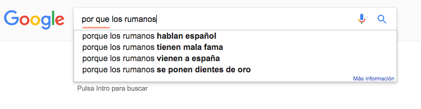 Vamos a ver, es el país de DRÁCULA. Claramente se ponen dientes de oro para ocultar LOS COLMILLOS.
