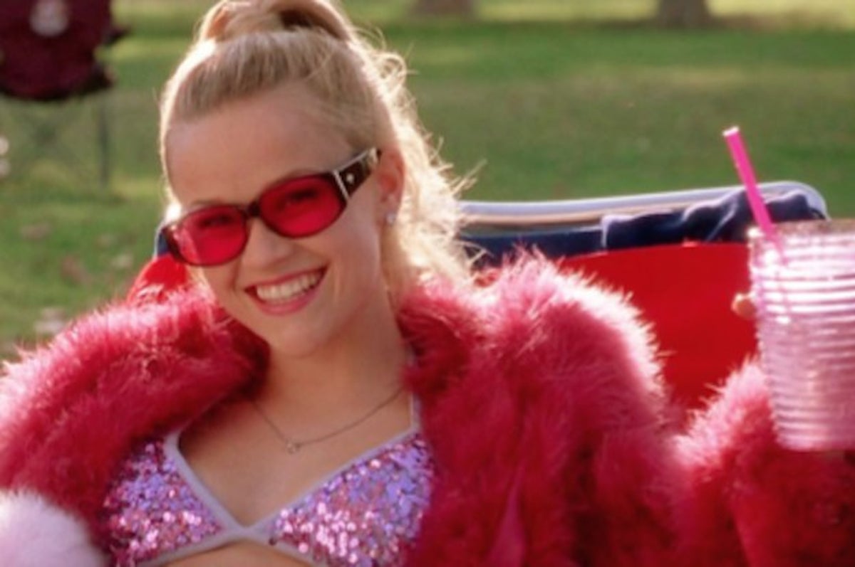 17 Little Details You, Like, Totally Never Noticed In "Legally Blonde"