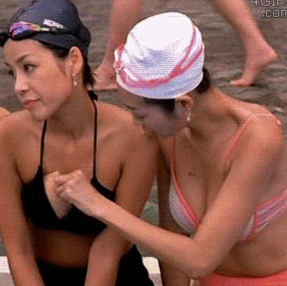 21 Things You Can't Get Away With When You Have Small Boobs