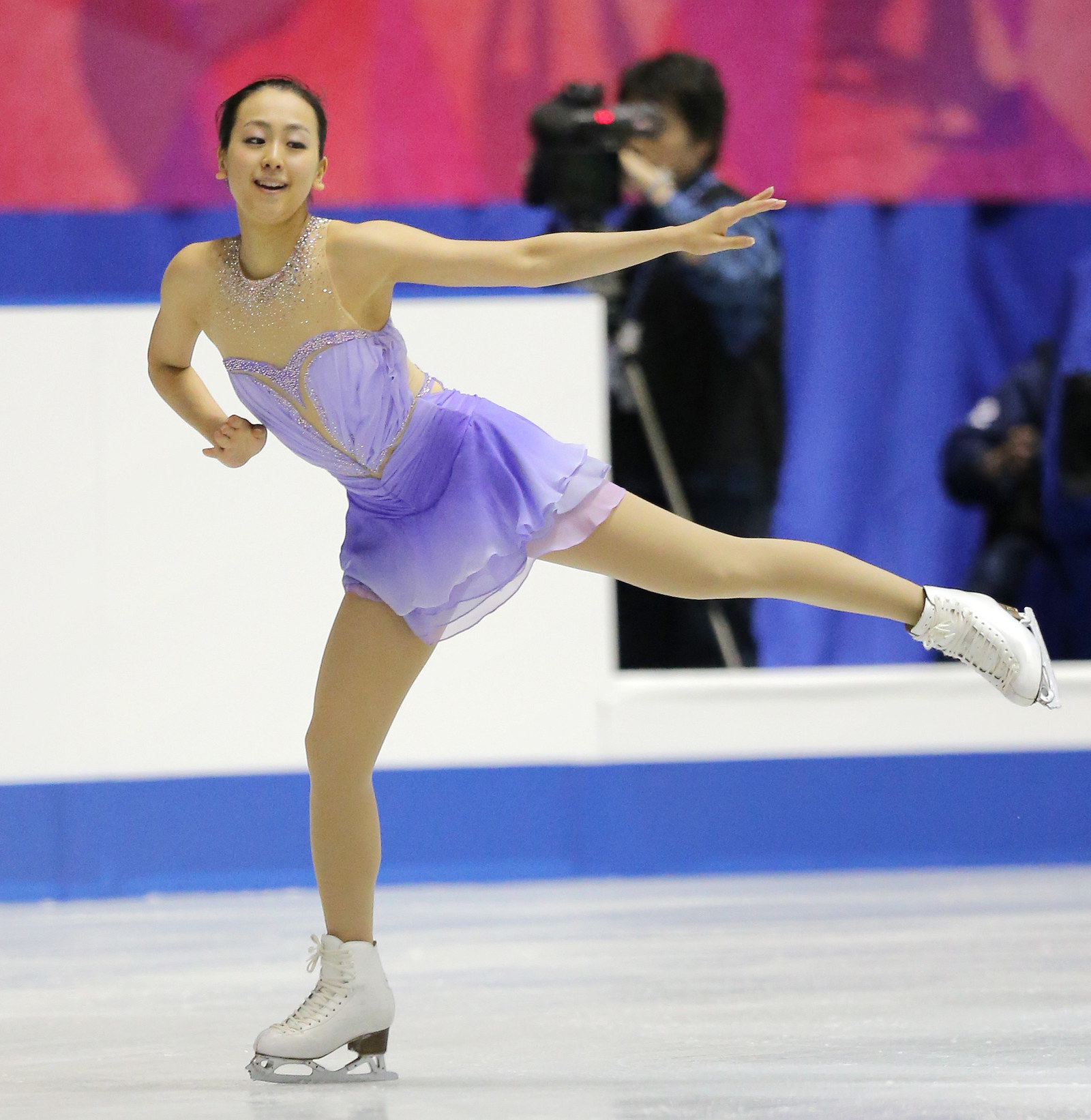 浅田真央選手が引退会見 飽きてしまう性格だけど スケートだけは