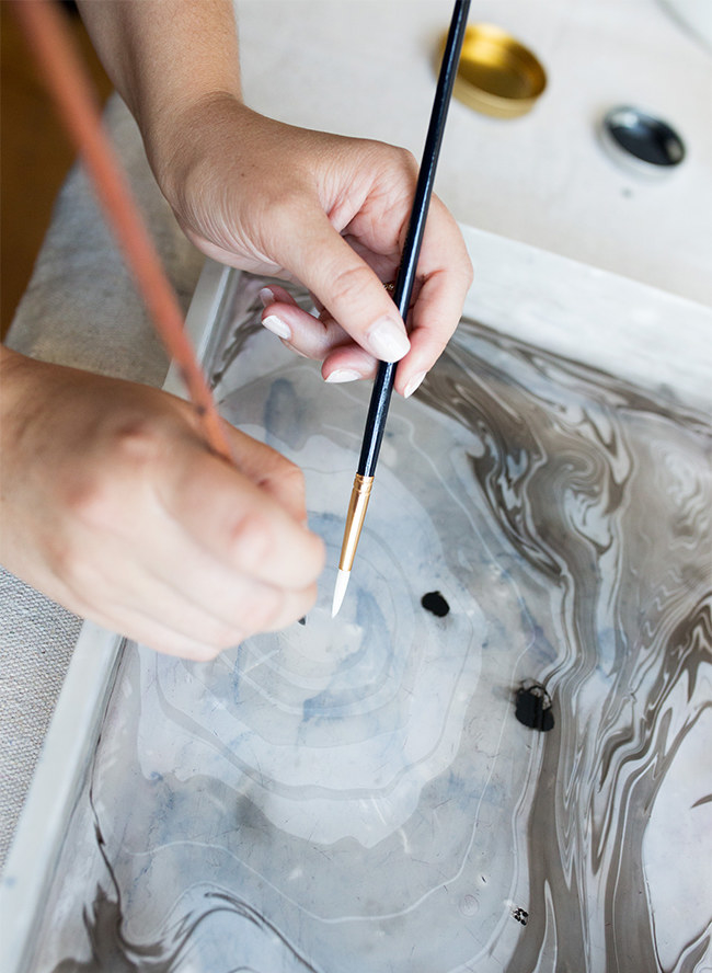 One of our favorite trends right now is MARBLE, and now you can create your own marble paper that can be turned into anything from wall art to stationary. For all you marble crazed individuals, the possibilities are endless! Find the step by step instructions here: Inspired by This