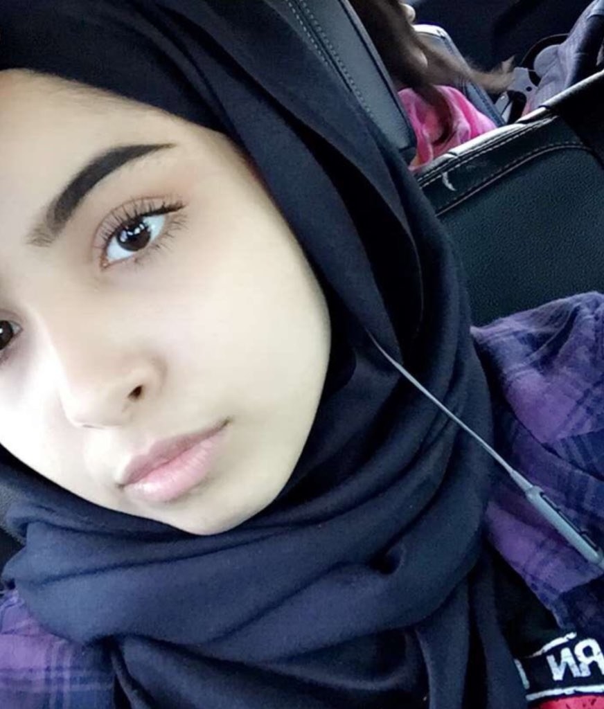 After Someone Claimed This Teen S Dad Would Beat Her For Taking Off Her Hijab She Texted Her Dad