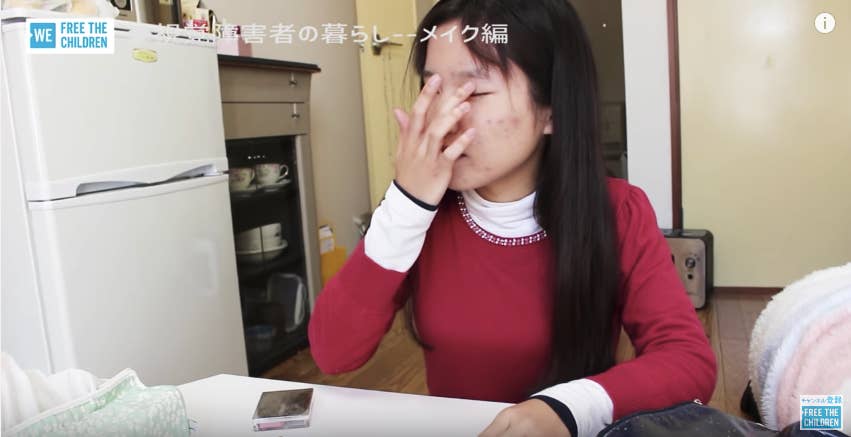 目が見えなくても メイクはできる 料理もできる 27歳 全盲の彼女の日常