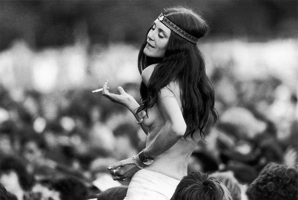 Hippie Nudist Couples Nude - 23 Pictures That Show Just How Far Out Hippies Really Were