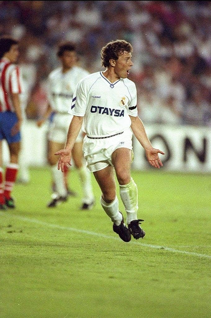 Emilio Butragueño durante un partido entre el Real Madrid y el Atlético de Madrid en 1992.