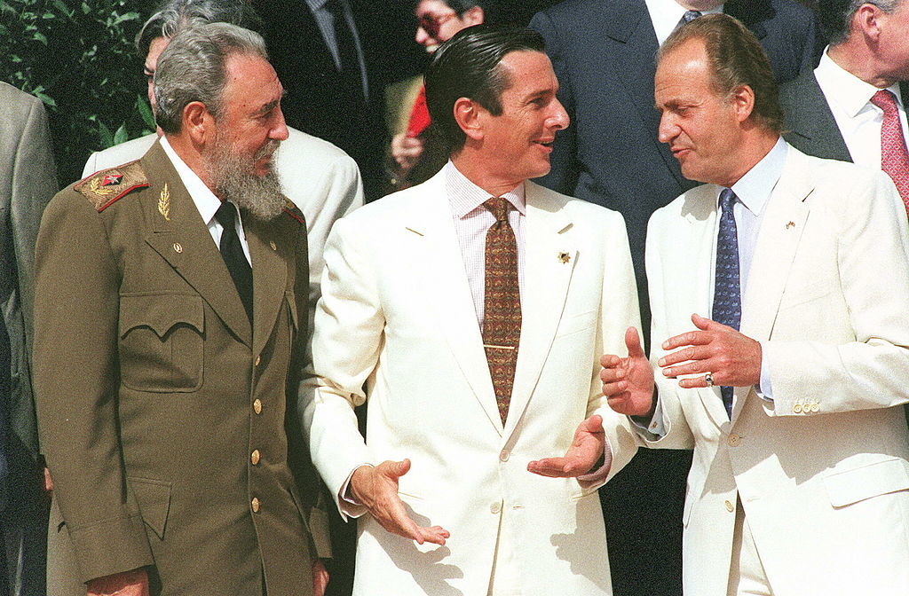 Fidel Castro, el presidente brasileño Fernando Collor de Melo y Juan Carlos I, juntos en Sevilla en 1992.