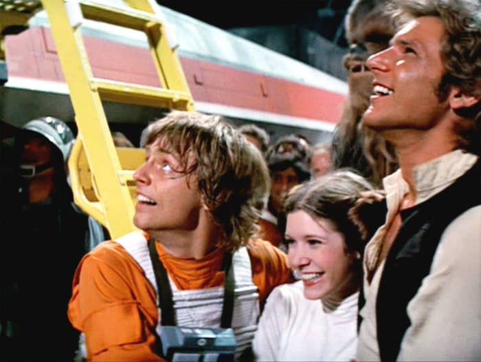 Mark Hamill Awkwardly Third-Wheeling Is All Of Us Third-Wheeling