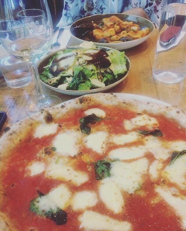 This pizza had me craving for it even 4 weeks later. How can such a simple, crusty, cheesy, saucy, tasty margherita be forgotten? I had it with some Italian salad on the side. Soooooo goooooooood!
