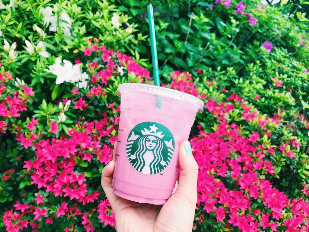スタバの裏ワザ ピンク色のカスタマイズ が超かわいい