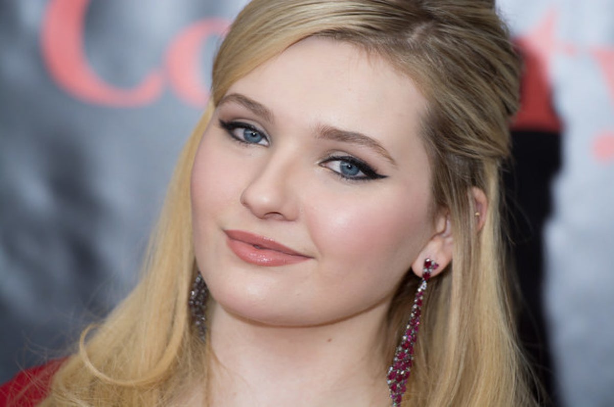 1200px x 797px - Abigail Breslin Spoke Openly About Being Raped After A Troll's Harsh Words