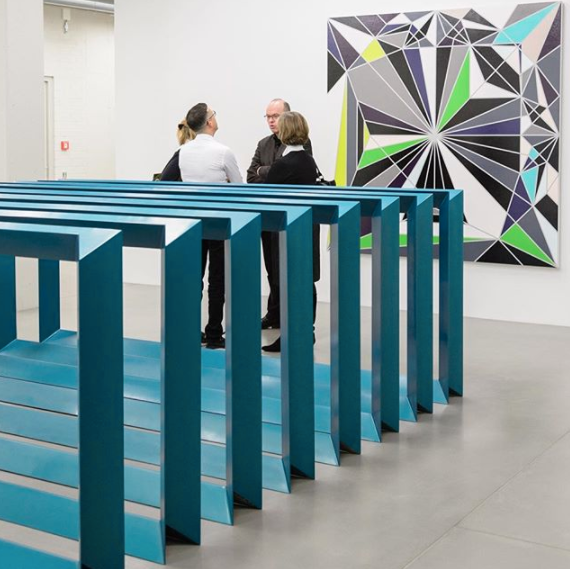 Es gibt 60 größere und kleine Museen in Frankfurt und am besten unterhalten wir uns erst wieder, wenn du zunächst die Großen wie das MMK, die Schirn oder das Dialogmuseum besucht hast.