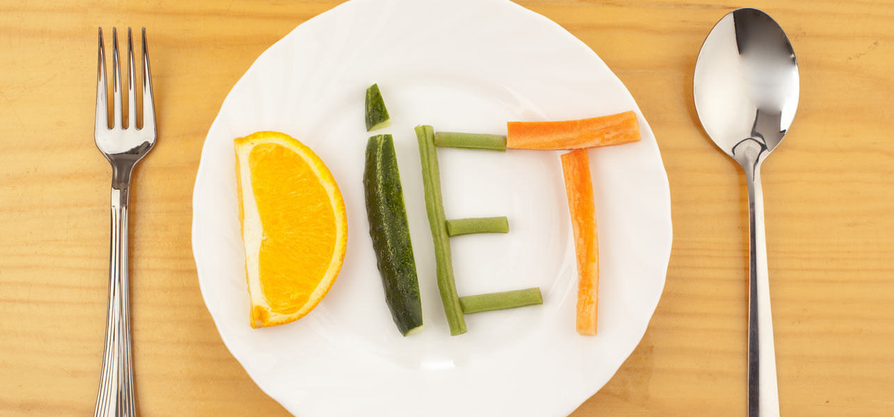 For lose your weight you have to control your hunger and make a diet chart & try to follow it. In your diet chart, you have to include low carb diet.The main advantage of the low carb diet is that they cause you to want to eat less. You have to include in your food juice, fruits.beacuse all that things are very important for weight to lose.