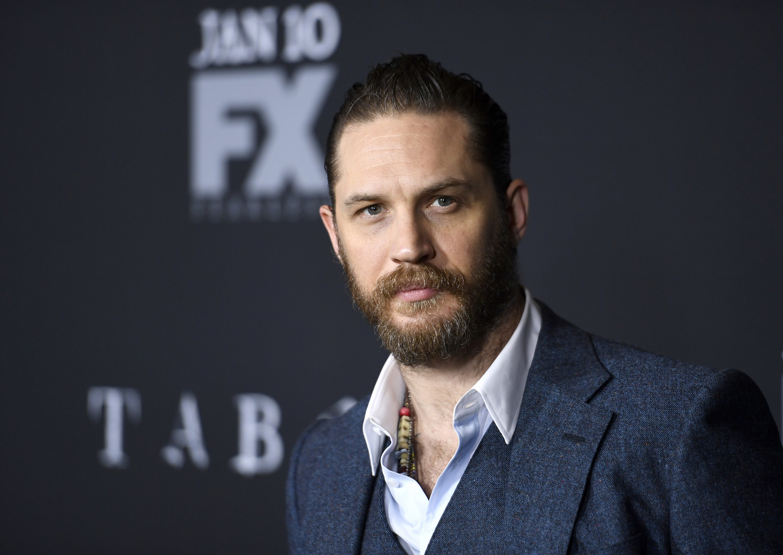 dress like tom hardy