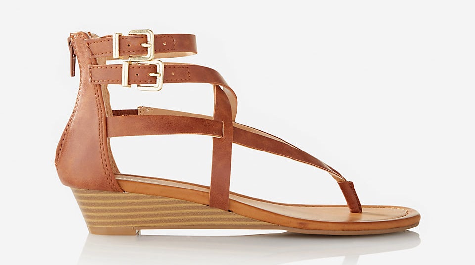 how much does a pair of sandals weigh