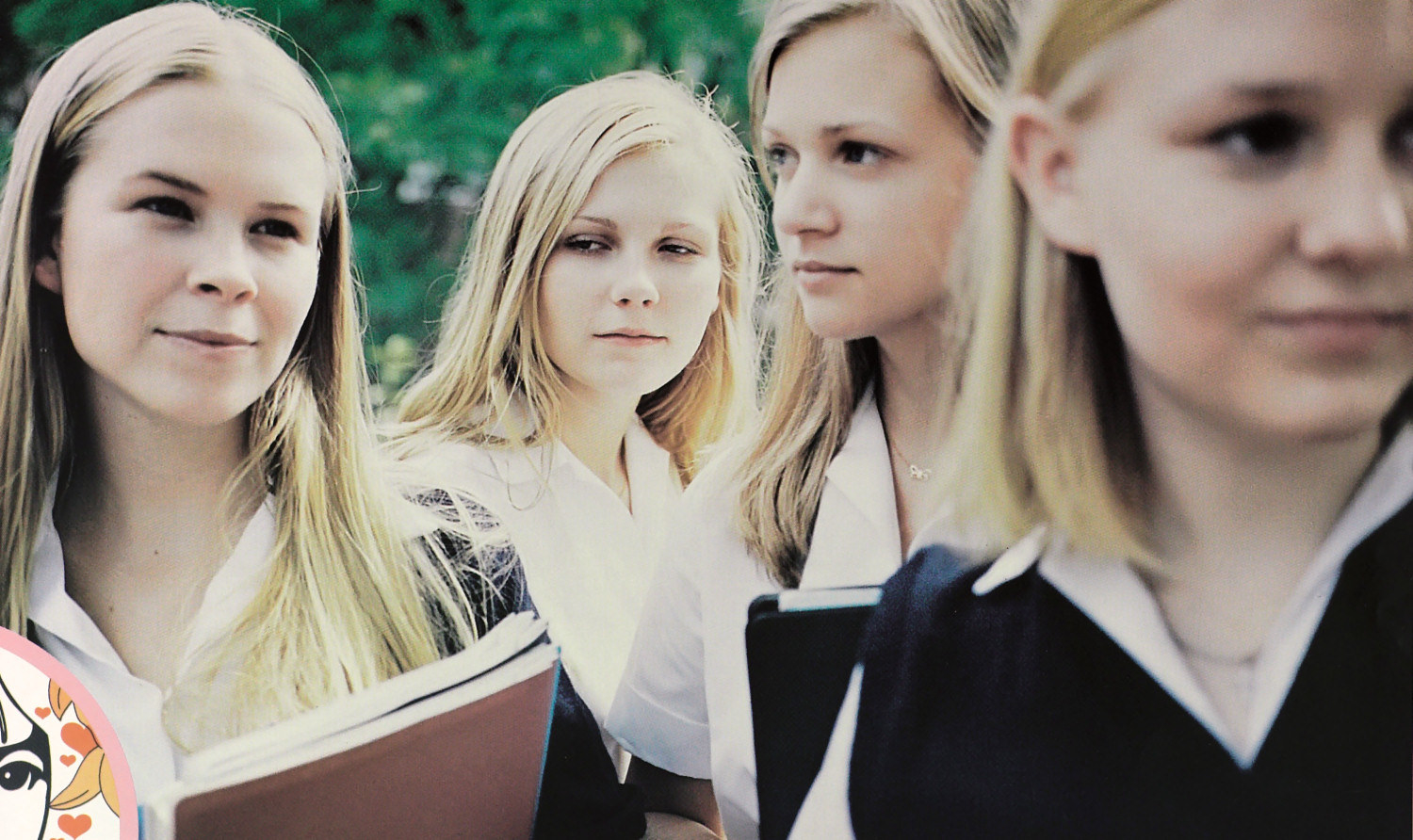 4 ее. The Virgin Suicides 1999. Девственница школьного возраста. 4 Сестры фильм. Аниме девственницы самоубийцы.