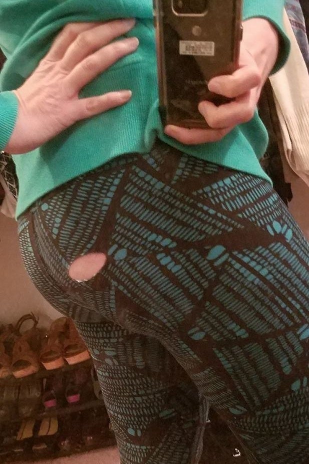 Women Are Furious Because They Say Their LuLaRoe Leggings Rip Like