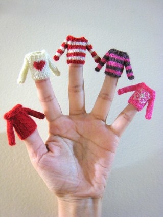 cue smallest knitting needles in the world