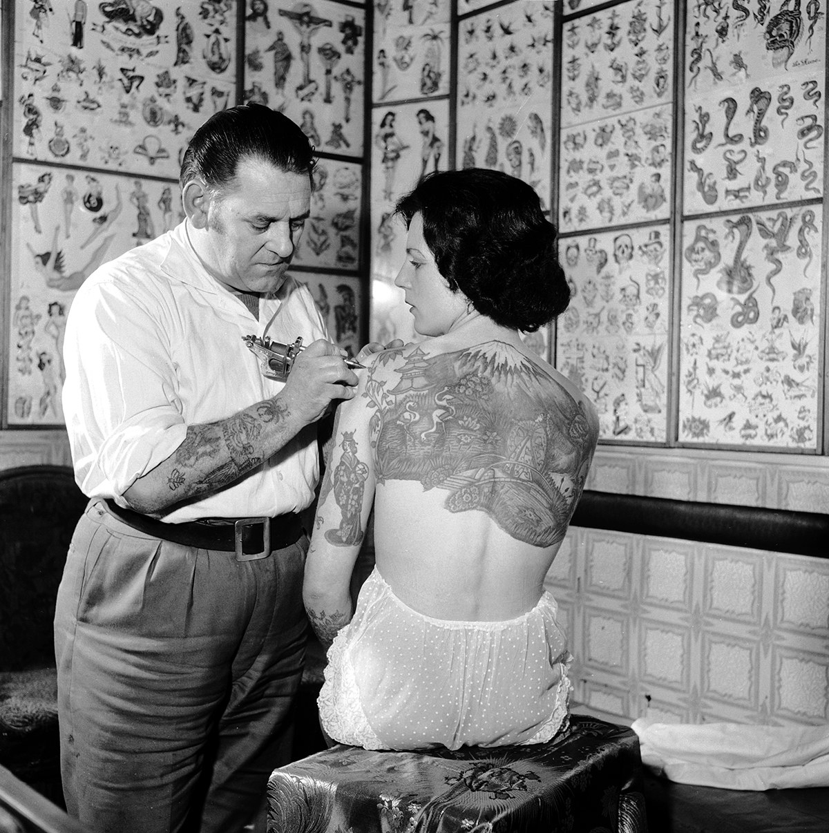 Tattoos and Rock'n'Roll | Tattooed couples photography, Girl tattoos,  Models photoshoot