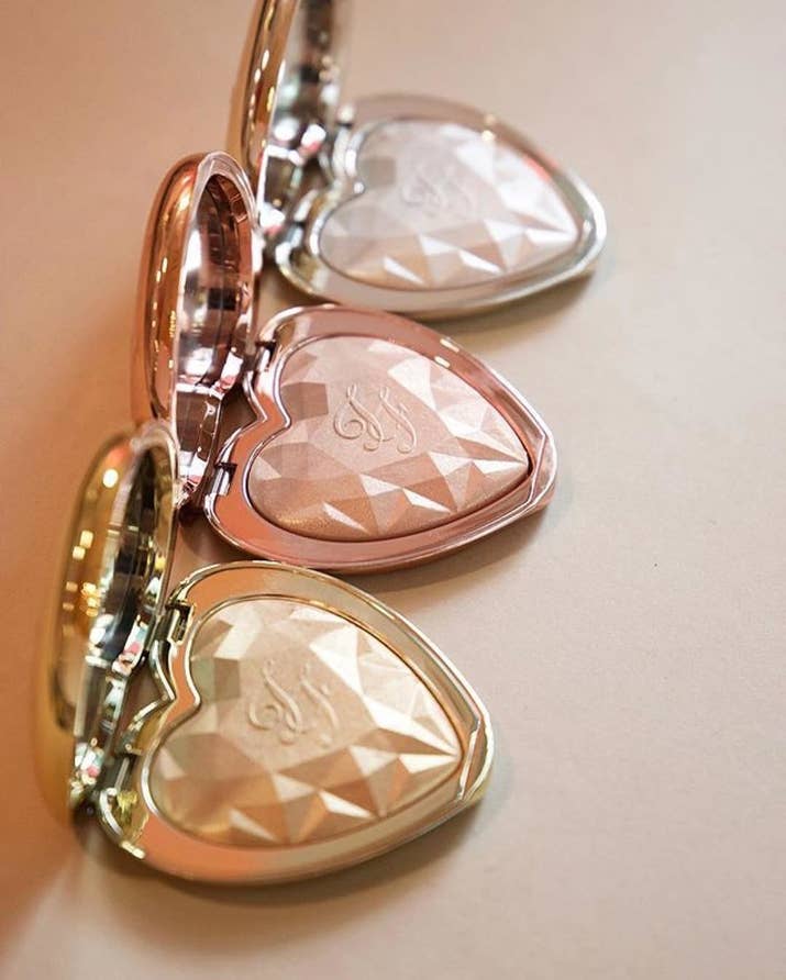 You'll definitely want to keep one in your purse too for that ~on-the-glow~ lifestyle. 🌟Get it from Sephora for $30. / Available in three shades.