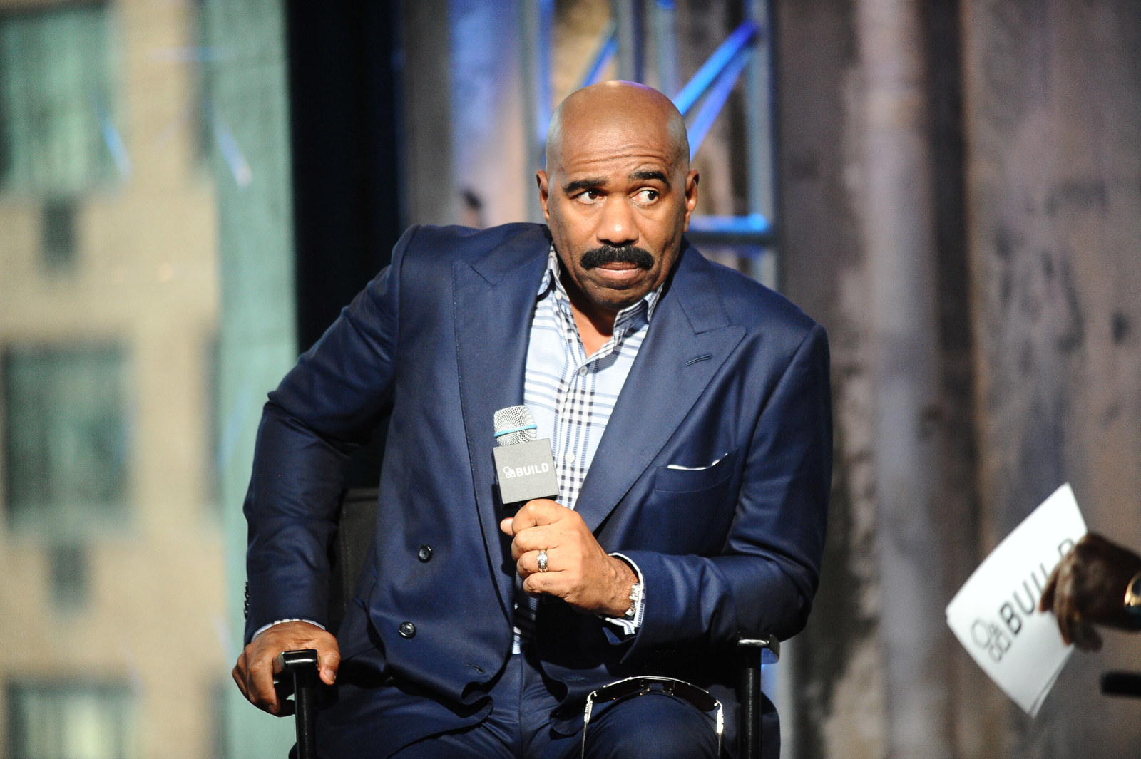 Харвей милей. Стив Харви шоу. Steve Harvey шоу. Steve Harvey 2021. Стив Харви фильмография.