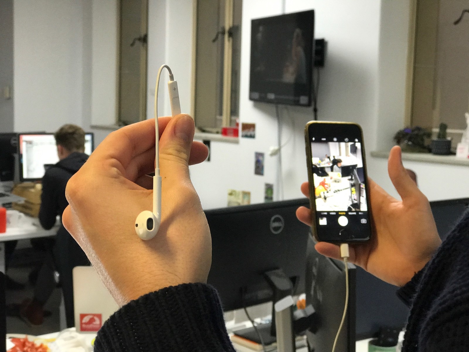 How To Take Hands-free Photos And Other iPhone Hacks