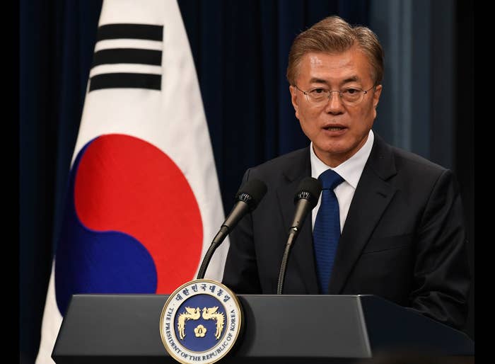 私も守って欲しい 韓国新大統領のボディーガードがイケメンすぎて世界の女子が騒然 私も守って欲しい 韓国新大統領のボディーガードがイケメンすぎて世界の女子が騒然