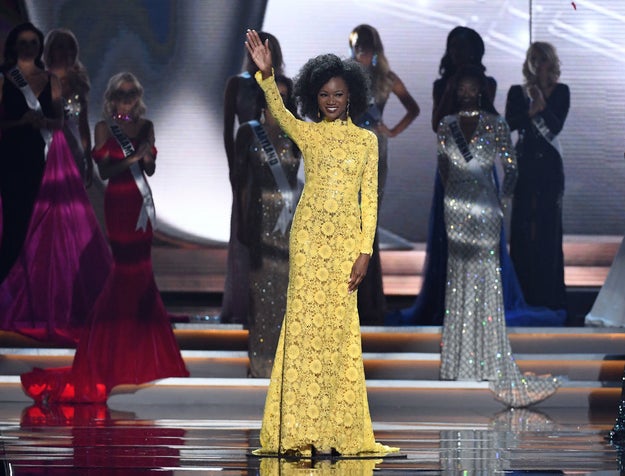 But one of the sweetest and most inspiring moments was when Miss USA 2016, the first active military soldier to win the crown, Deshauna Barber wore her natural Afro in honor of her mother.