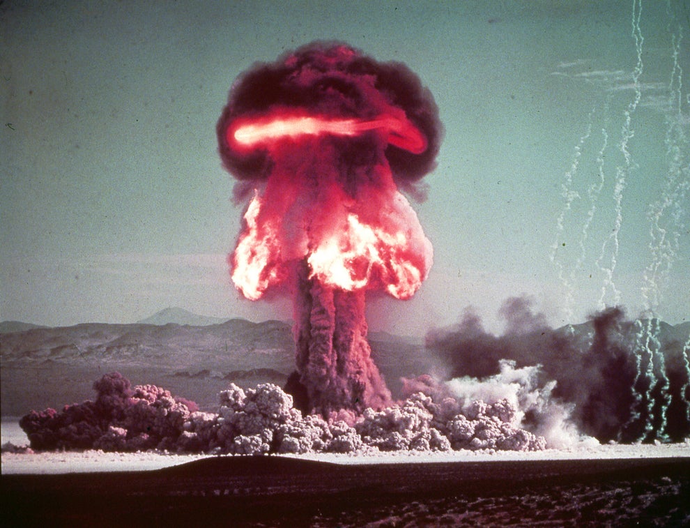 冷戦時代は核兵器が隣にあった。日本では目にすることが少ない驚きの画像がここに。