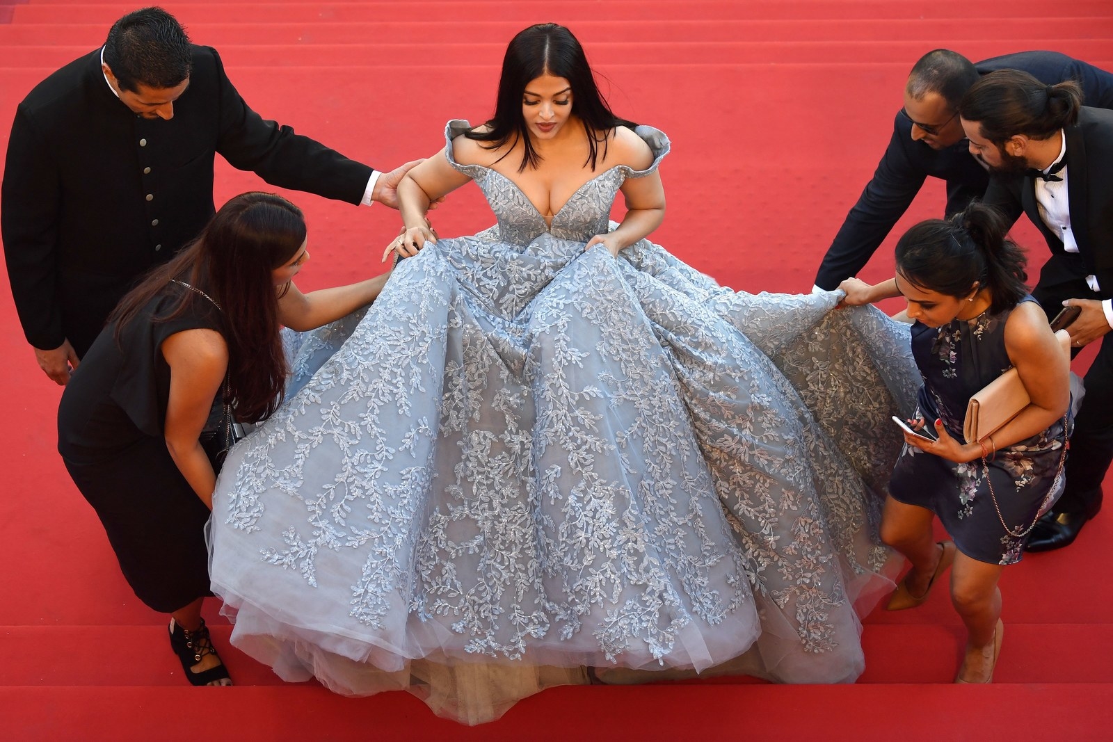 Guess Who Wore That Beautiful Cinderella Gown Before Aishwarya Rai Bachchan  | Entertainment