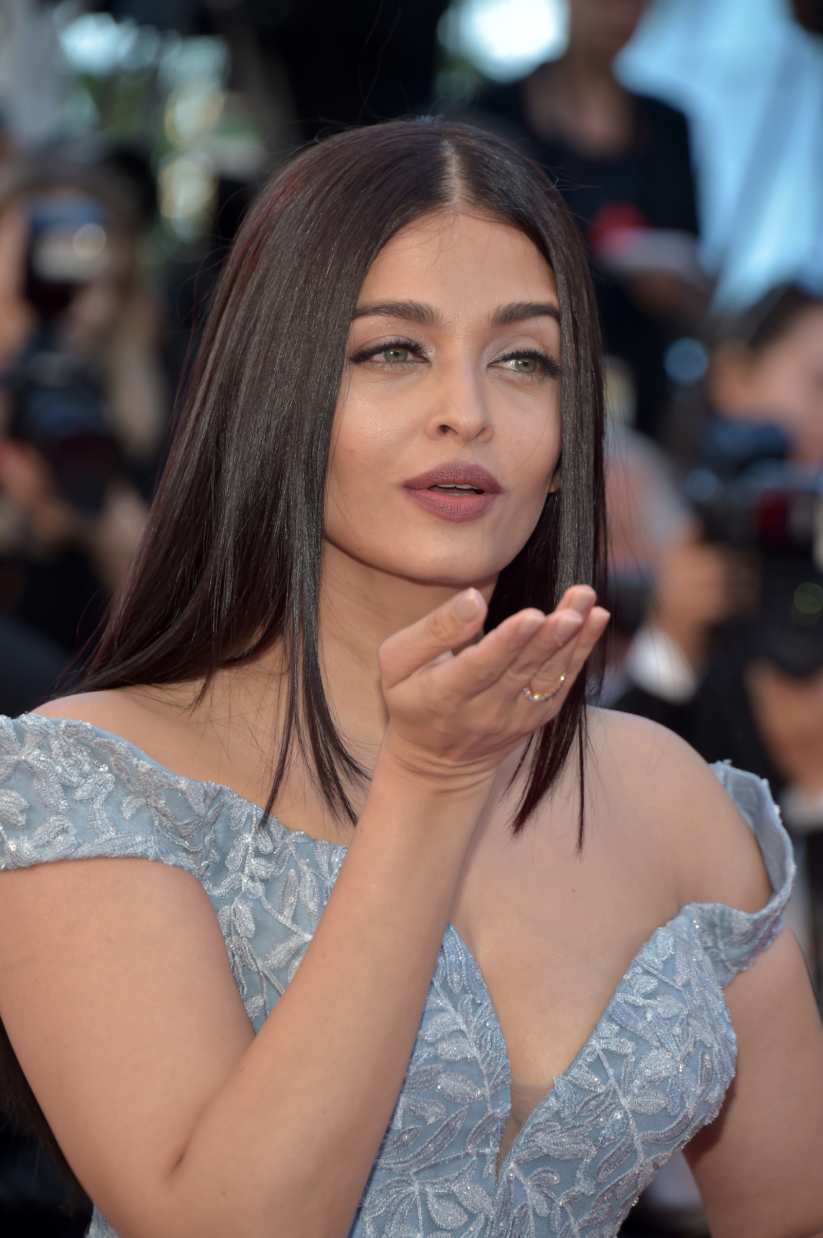 Aishwarya Rai Bf Hd - 18 Excruciatingly Gorgeous Photos Of Aishwarya Rai Bachchan At 2017 Cannes  Film Festival