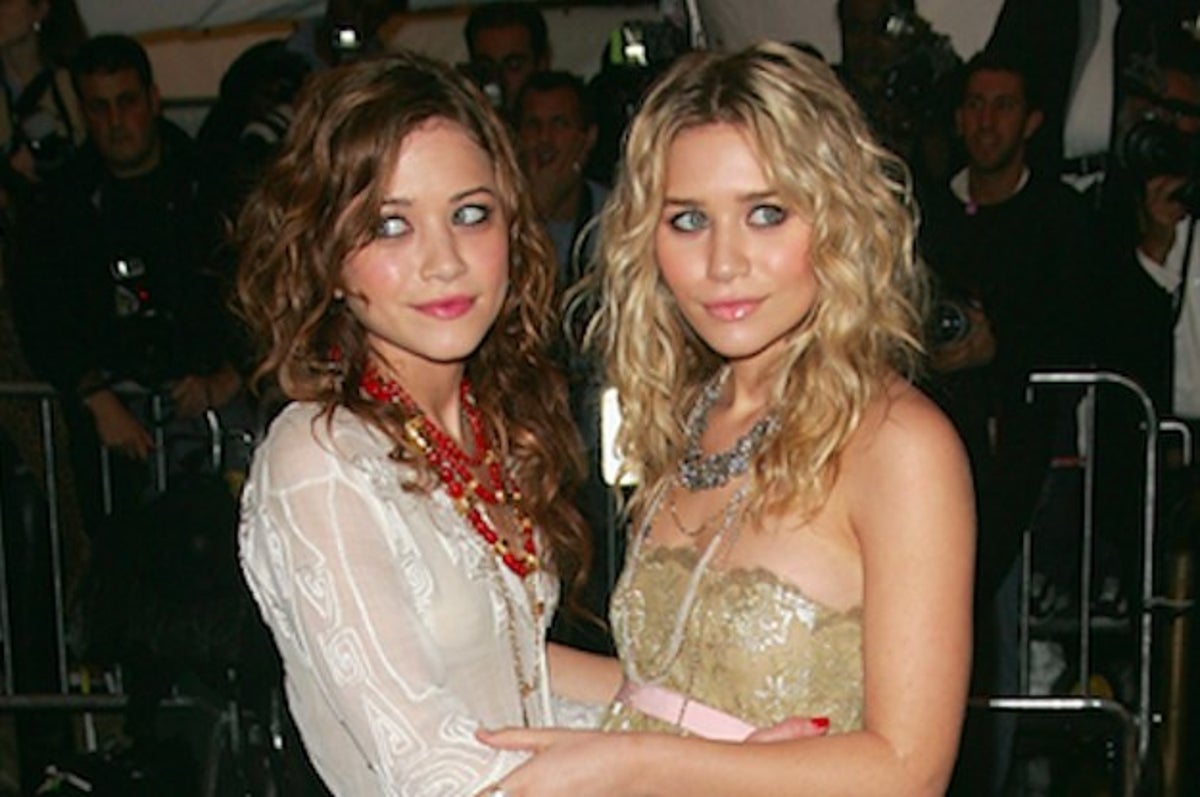 Every Single Outfit Mary-Kate And Ashley Have Ever Worn To The Met Gala