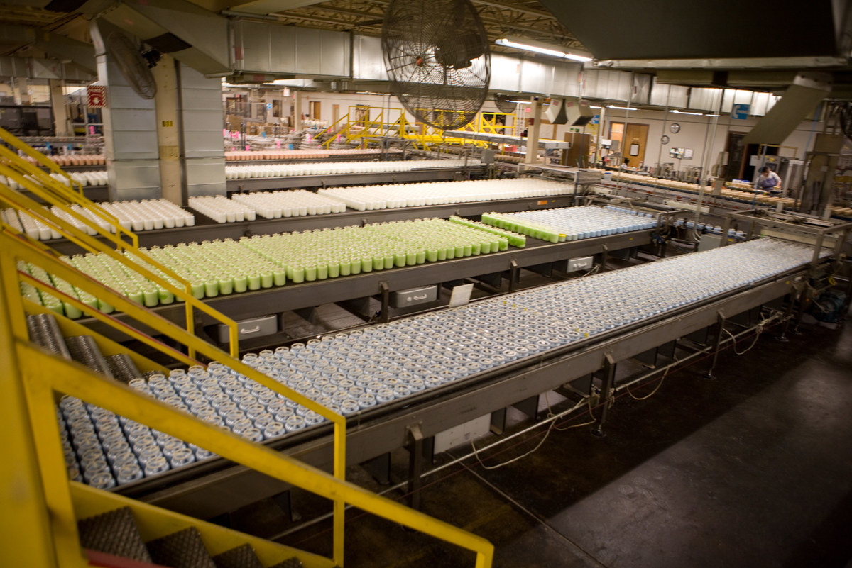 How are Yankee Candles made? Take a look inside the factory