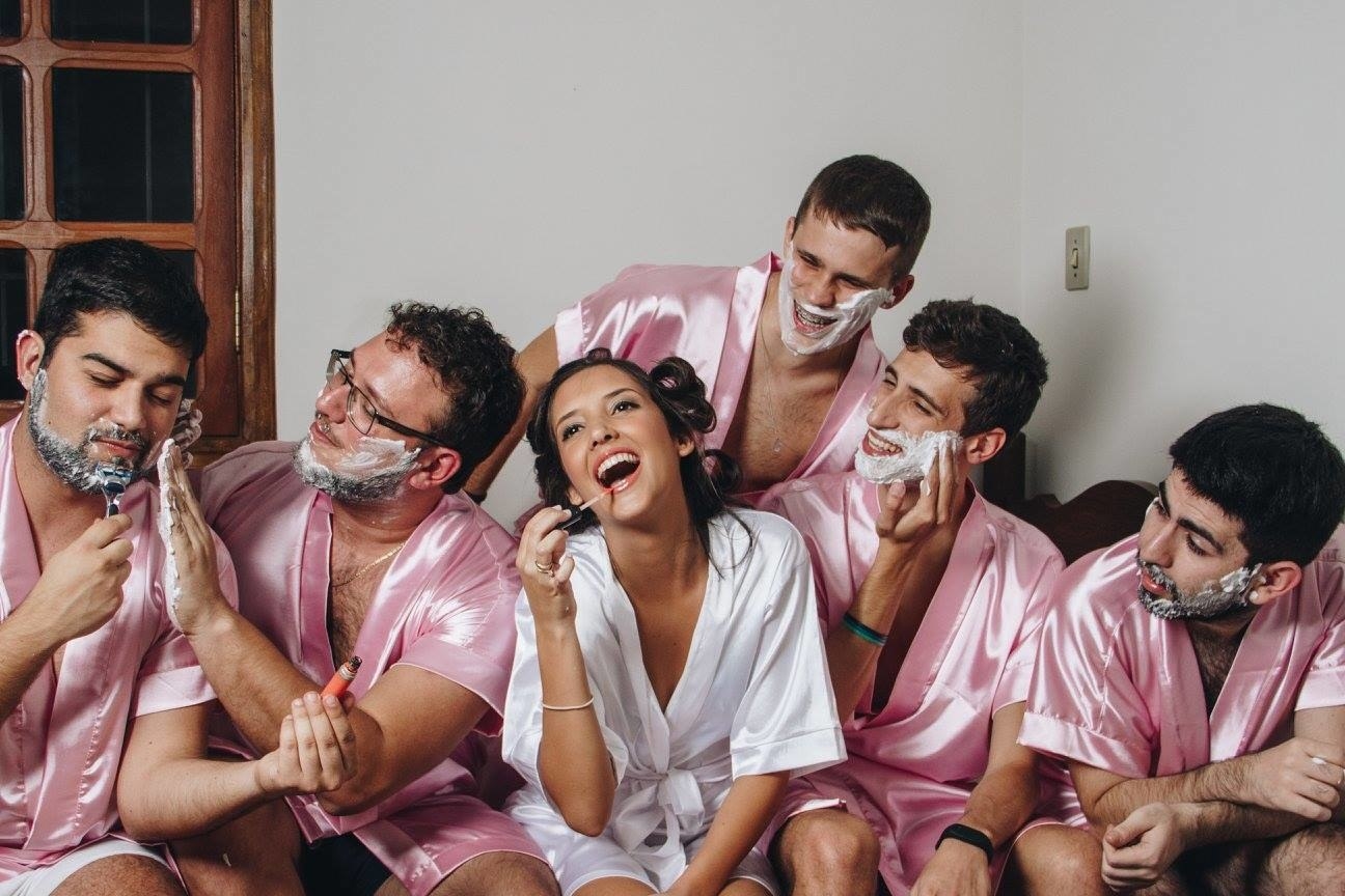 This Woman Got Her Bros To Be Her Bridesmaids And People Are Loving It 