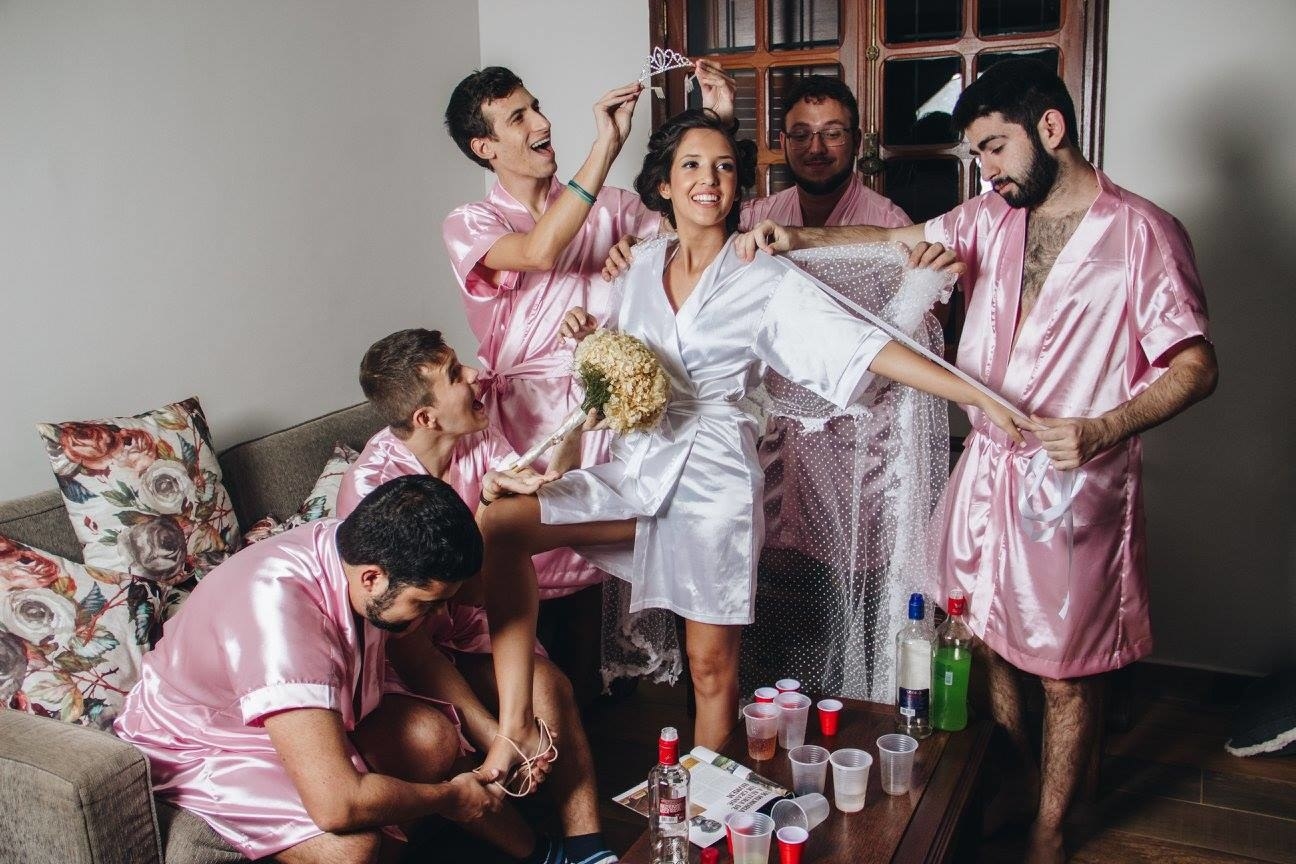 This Woman Got Her Bros To Be Her Bridesmaids And People Are Loving It