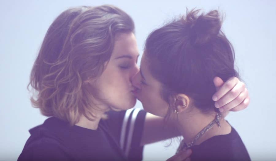 Lesbian emo girls in bathroom vids