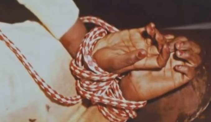 En febrero de 1983, una niña afroamericana, de unos ocho años de edad, fue violada y decapitada. Su cuerpo se halló días después en un edificio de departamentos abandonado. Su cabeza nunca se encontró ni tampoco la gente que se lo hizo. Lo peor es que ya pasaron 30 años y aún no sabemos quién era ella.—Lindsay Brown, Facebook