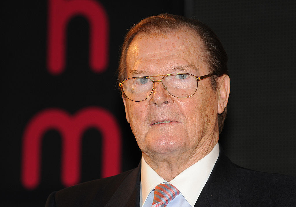 roger moore age at death