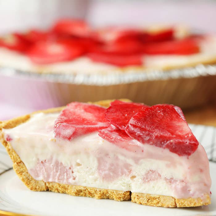 Strawberry Cheesecake Ice Cream Pie