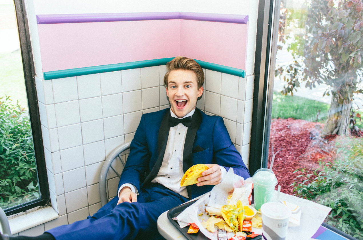 A Guy Took His Senior Portraits In A Taco Bell, And They're Truly Beautiful