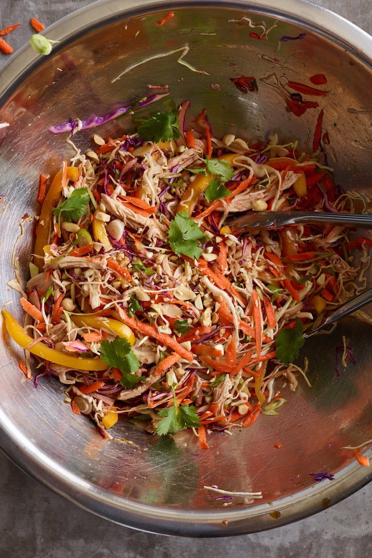 Spiralized Veggie Salad: Eat the Rainbow! - Peas and Crayons