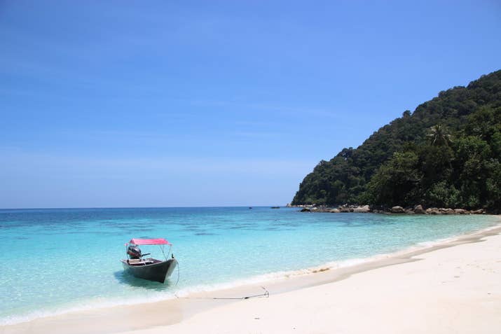 If you are looking for the perfect tropical island where palms sway to the sound of the waves, crystal clear waters and the softest sand, then the Perhentian islands on the east coast of Malaysia should be on top of your list. Consisting of 2 islands all surrounded by coral reefs, home to sea turtles and reef sharks which makes it the perfect place for snorkeling or diving. Take a taxi boat to turtle beach where its mostly very quiet and you will have your own piece of paradise!