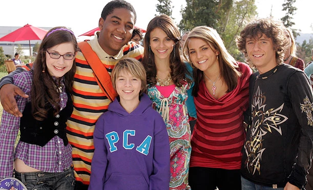 This Is What The “Zoey 101” Theme Song Would Sound Like From The ...