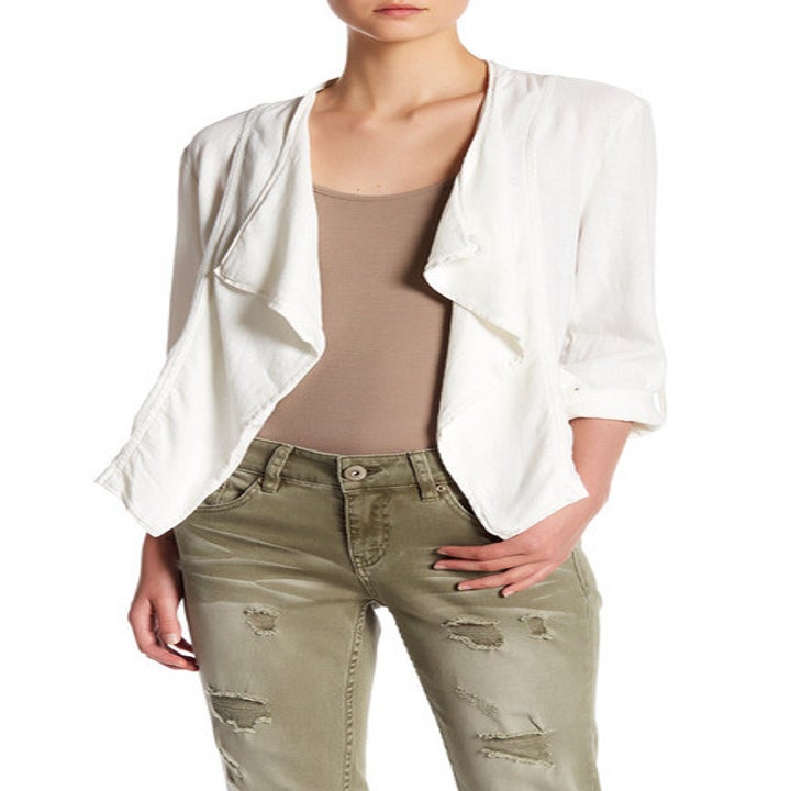 22 Inexpensive Light Jackets That Are Perfect For Spring