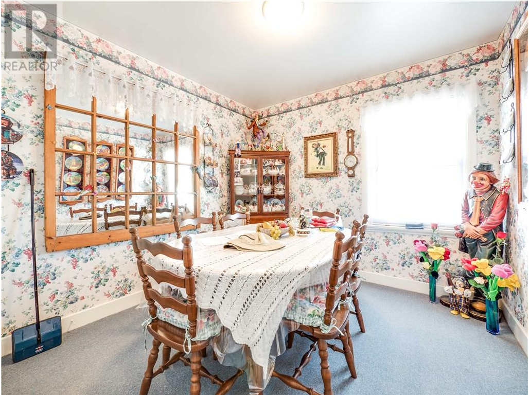 This Real Estate Listing Goes From Cute To Terrifying Real Fast picture
