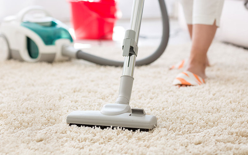 Sometimes, a musty scent disrupts your mom from cleaning using your vacuum. But when she's got a lot to do, there shouldn't be anything that will stop her. Hence, tell her to incorporate essential oils in cleaning. Add several drops of your favorite essential oil to a vacuum filter and see how it freshens up the entire household!